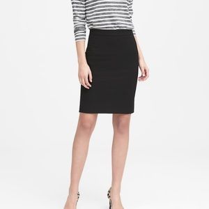 Banana Republic lightweight black pencil skirt